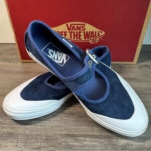 Vans Prep True Navy SUEDE Mary Jane’s size 7 sample EUC
